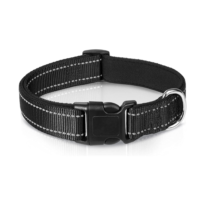 Svart hundhalsband med mjuk insida och reflekterande sömmar 